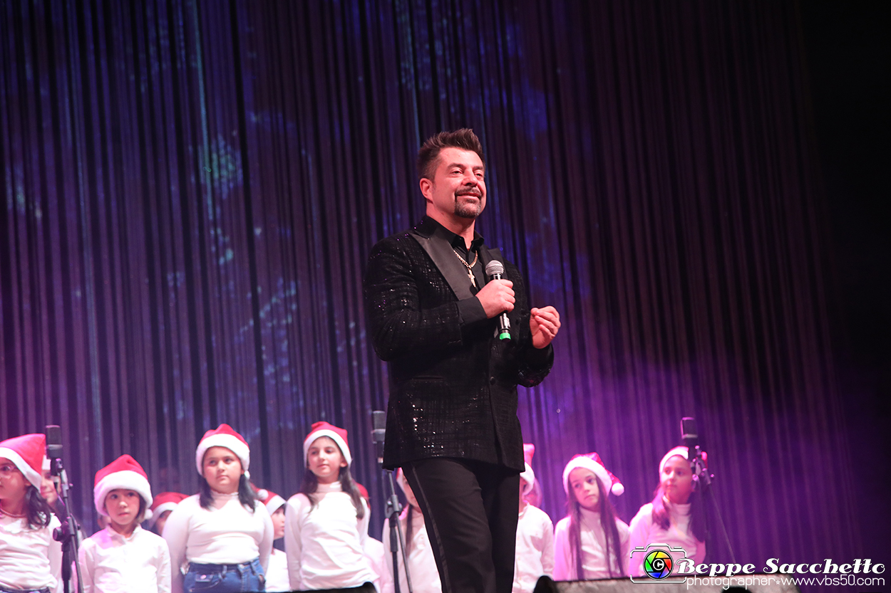 VBS_4068 - Il Magico Paese di Natale 2024 - Spettacolo di Inaugurazione al Teatro Alfieri.jpg